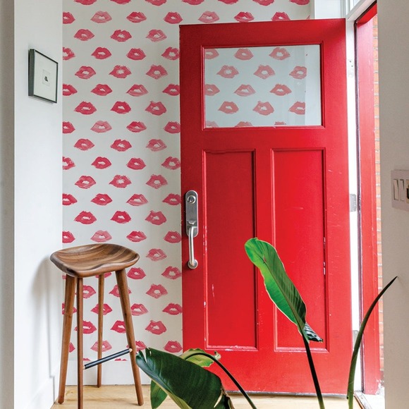 Tempaper Painted Lips Red Removable Wallpaper Self-Adhesive 20.5"x16.5' One Roll - Picture 1 of 7